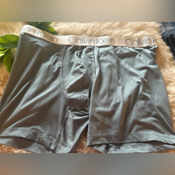 Calvin Klein and Spyder Boxer Briefs in Black, Blue, and White (bundle 4) - Picture 5 of 6